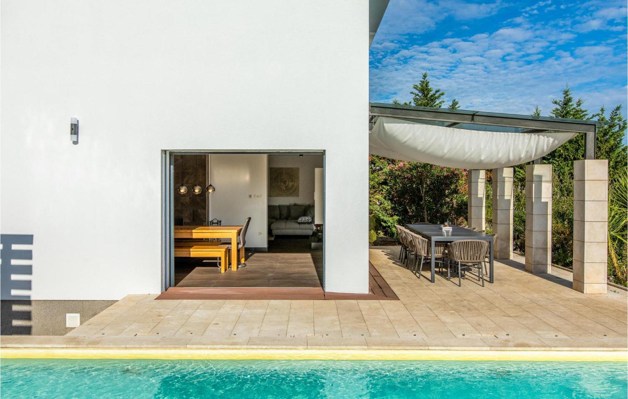 Nice Home In Crikvenica With Sauna Exterior photo